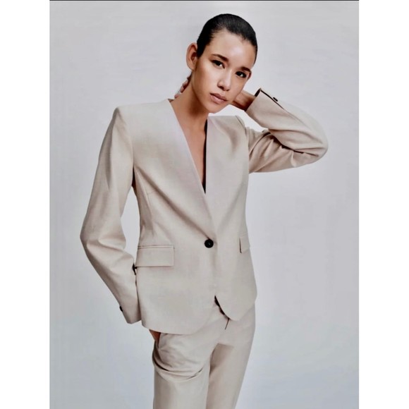 Zara Lapelless Blazer & Pant Suit Set (M) - Picture 8 of 10